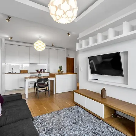 Spacious 2 Bedroom Ac Dalanowska 46 Warszawa