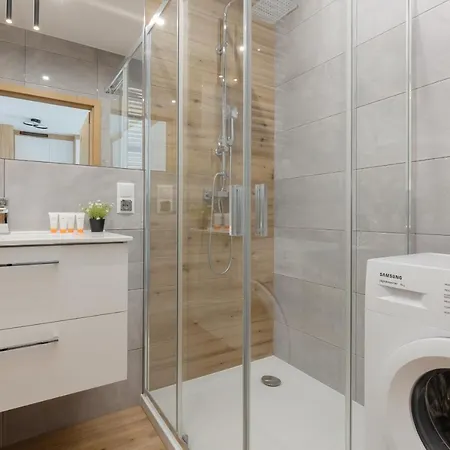 Apartment Modern Praga With Parking Near The Zoo By Renters