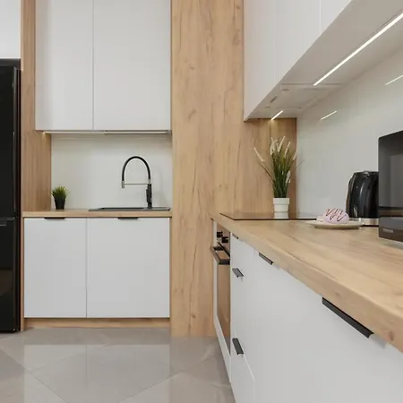 Modern Praga With Parking Near The Zoo By Renters