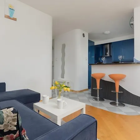 Apartment Comfy Powstancow Slaskich By Renters Warsaw