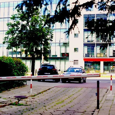With National Stadion View, Free Parking