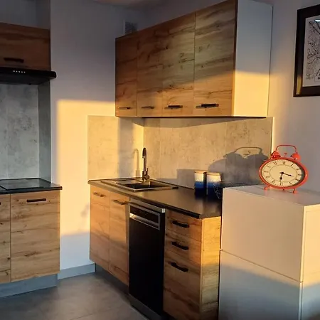 Sky View Apartment *