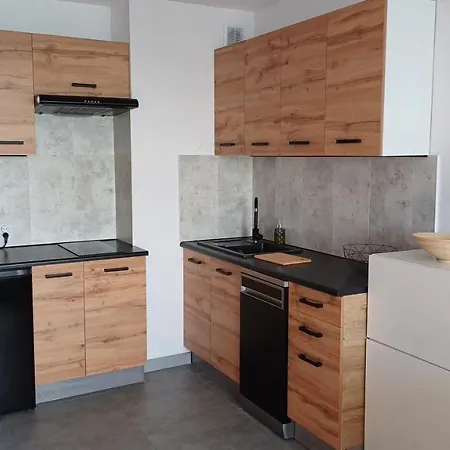 Sky View Apartment *