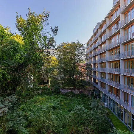 10 Min Walk From Palace Of Culture & Science By Renters Apartment