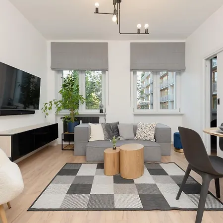Apartment 10 Min Walk From Palace Of Culture & Science By Renters Warsaw