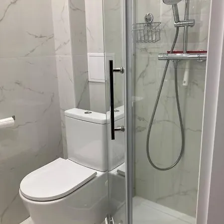 Apartment Spacious In Heart Of Warsaw