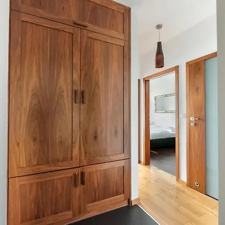 Bemowo Kocjana 2-bedroom Apartment *