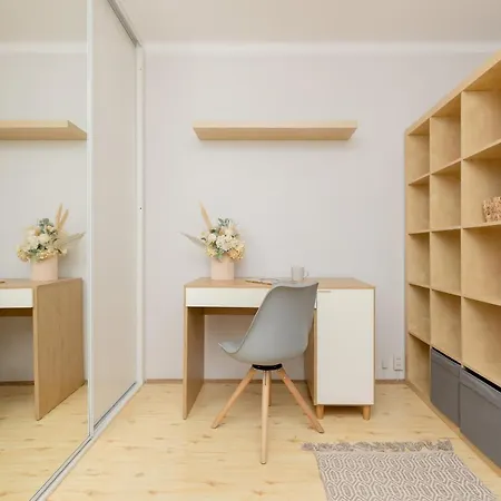 Apartment Central With Office By Renters *