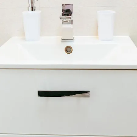 Pawia 51 - Piekny Wiok Na Centrum Warszawy - Duzy Balkon - Smart Tv 55 Cali Wifi - Good Apartment *