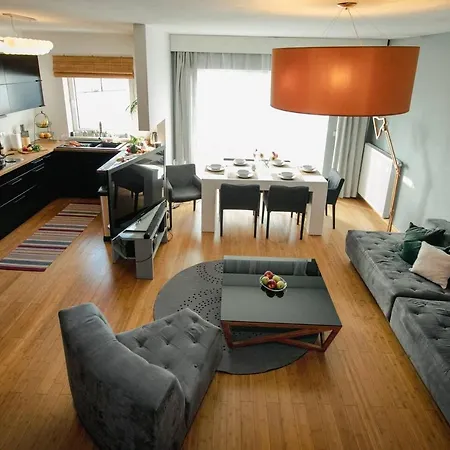 Dwupoziomowy, Rodzinny Apartament. Ochrona, Garaz. Apartament