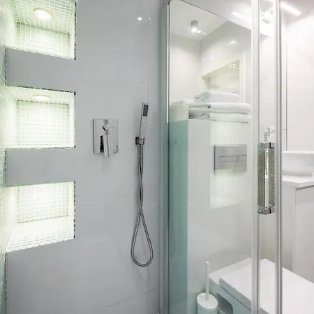 Mokotow Madalinskiego Paris Studio Apartment Warsaw