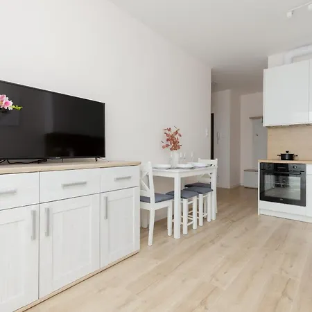 Cozy Lopuszanska By Renters Apartment Warsaw