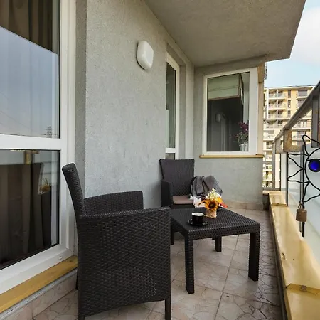 Cozy Near Airport By Renters Warsaw