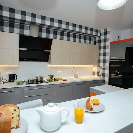 Apartment Modern, Spacious With Garage And Balcony