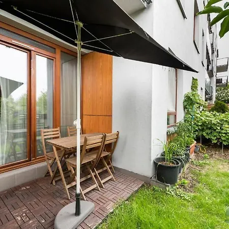 Luxury Garden Apartament