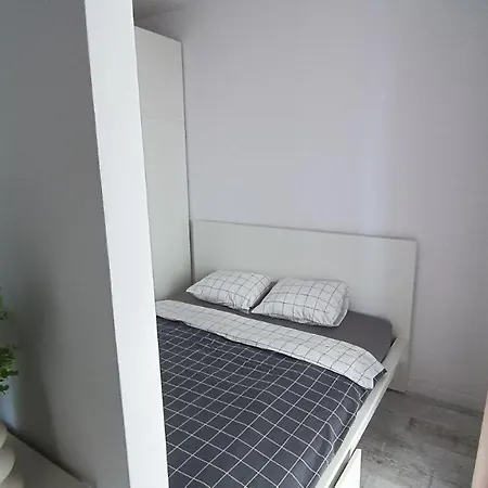 Apartament Niedaleko Centrum Warszawy *