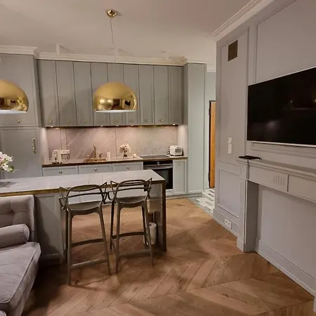 Luxury Garden Apartment Warschau