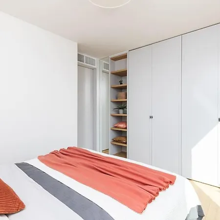 Apartment Superapart Okrzei 2, Urban Oasis With Views *