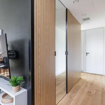Superapart Okrzei 2, Urban Oasis With Views * Warsaw
