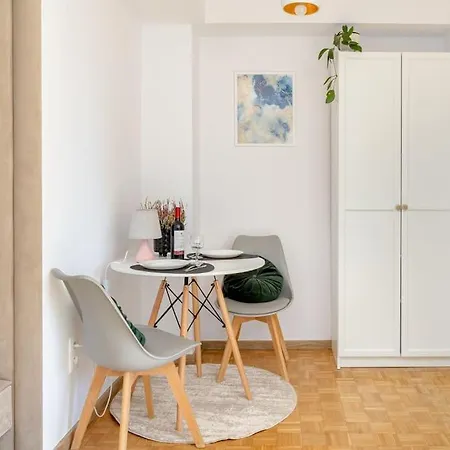 Ecru Inflancka Modern With Balcony Wwa47 * Warsaw