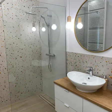 Metro Szwedzka Orange Apartment Warsaw