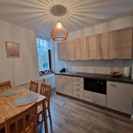 Apartament Vizzit Us Twarda