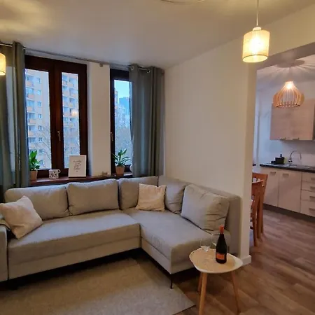 Apartament Vizzit Us Twarda *