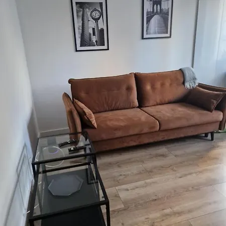 Apartament Vizzit Us Twarda