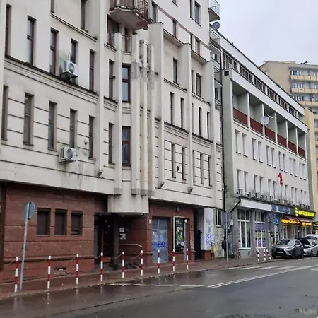 Apartament Vizzit Us Twarda *