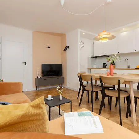 Family With Two Bedrooms And Balcony In By Renters Apartment *