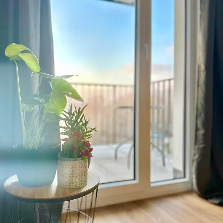 Cosy Okecie Apartment Warsaw