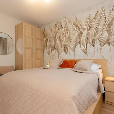 Apartment Spacious In With Balcony And Parking By Renters