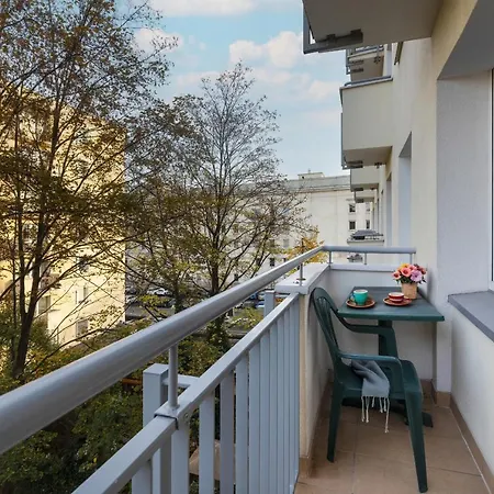 Zurawia By Renters Apartament *