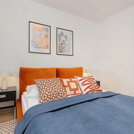 Zurawia By Renters Apartament *