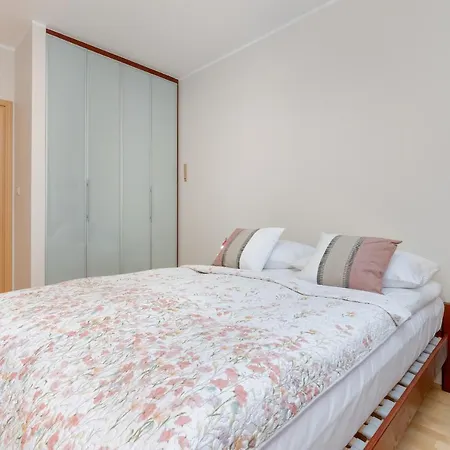 Spacious Near The Vistula River By Renters * Warszawa