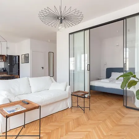 Designer In The Apartment *