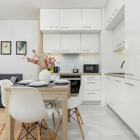 Apartment Chlodna Modern Near The Centre By Renters Warsaw