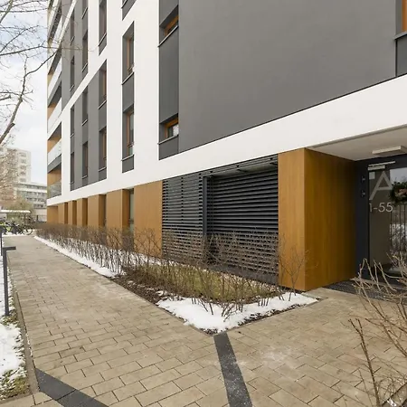 Apartment Bright, Cozy Close To The Airport By Renters Warsaw