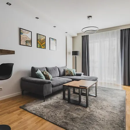 Platinum Towers J&k Apartment