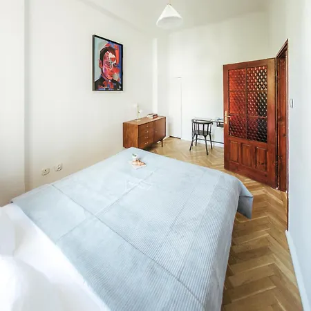 Apartment Oomph Vintage 2br Gem Steps From Politechnika *