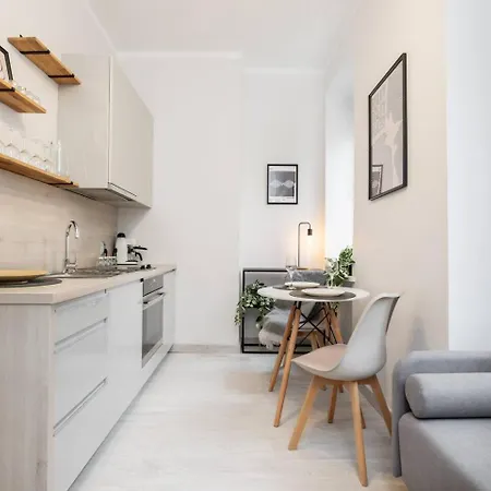 Daisy Stary Mokotow Apartment *