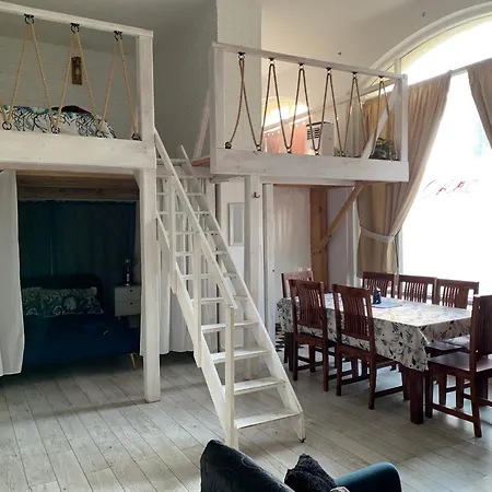 Amazing Art Loft / Centrum/ Free Parking Apartment