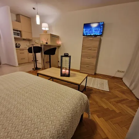 M Centrum Apartamento *