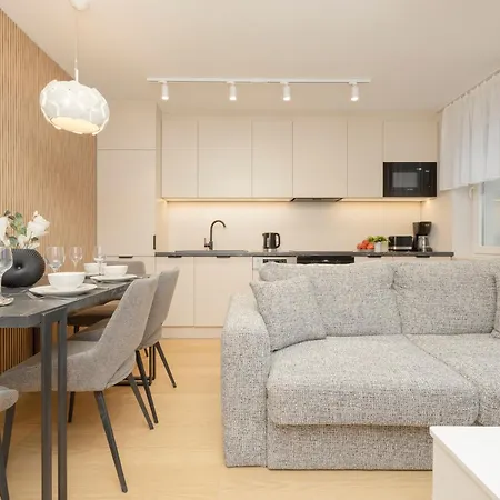 Apartment Comfortable Wola & Balcony By Renters *