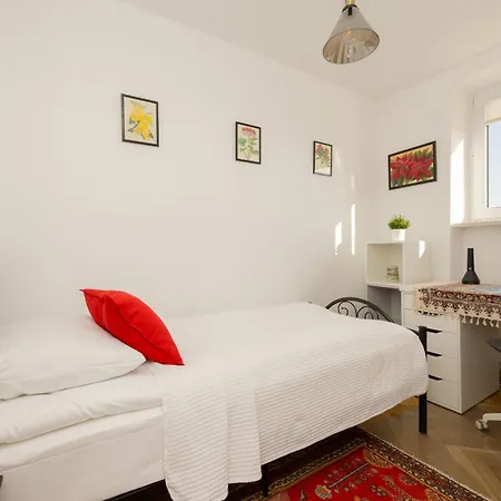 Autumn With Balcony And Two Bedrooms By Renters Apartment *