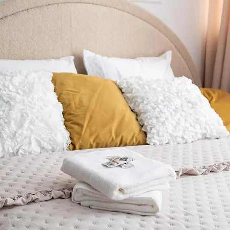 Apartment Air-conditioned Gatawaystudio 900m From Station, Parking On Site *