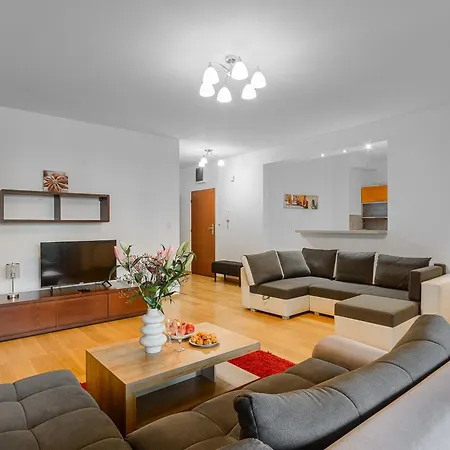P&o Niemcewicza Apartment Warsaw