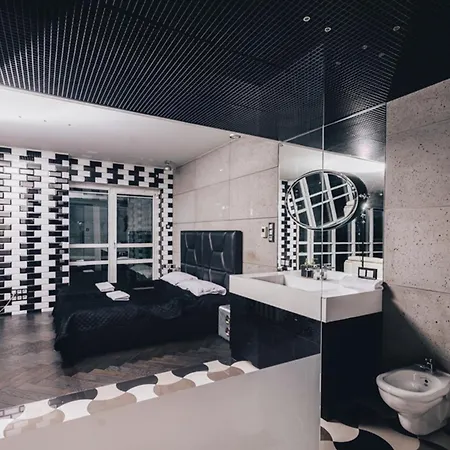 Apartment Black Pearl - Amazing View, 130 Sqm Warsaw