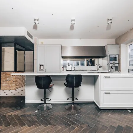 Apartment Black Pearl - Amazing View, 130 Sqm Warsaw