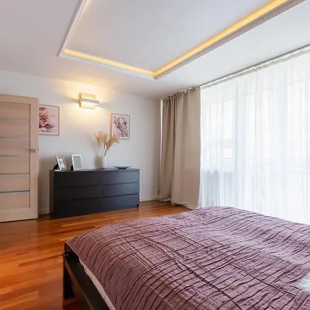 Great 2 Bdr Apartment, Prestigious Location In The Center Of Warsaw. Apartment *